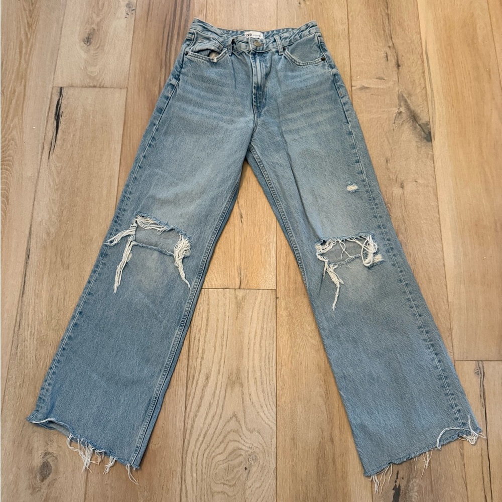 Zara high rise wide leg ripped jeans / Size US 6